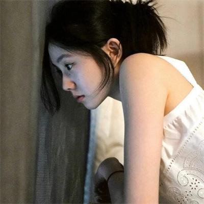深深腥红